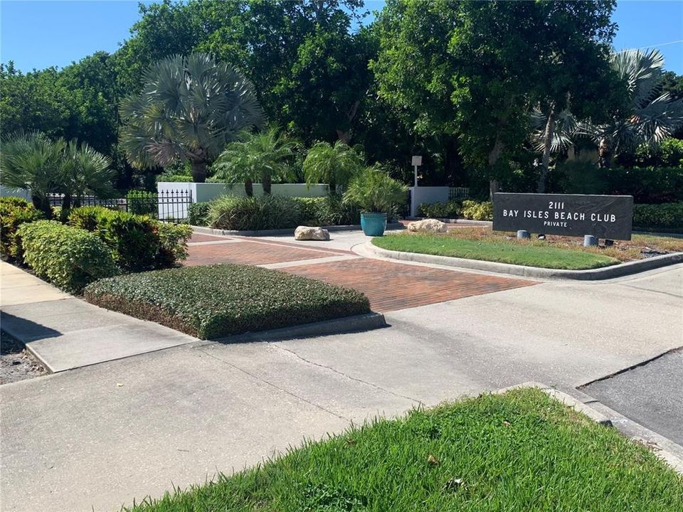 For Sale: $2,096,000 (2 beds, 2 baths, 2550 Square Feet)