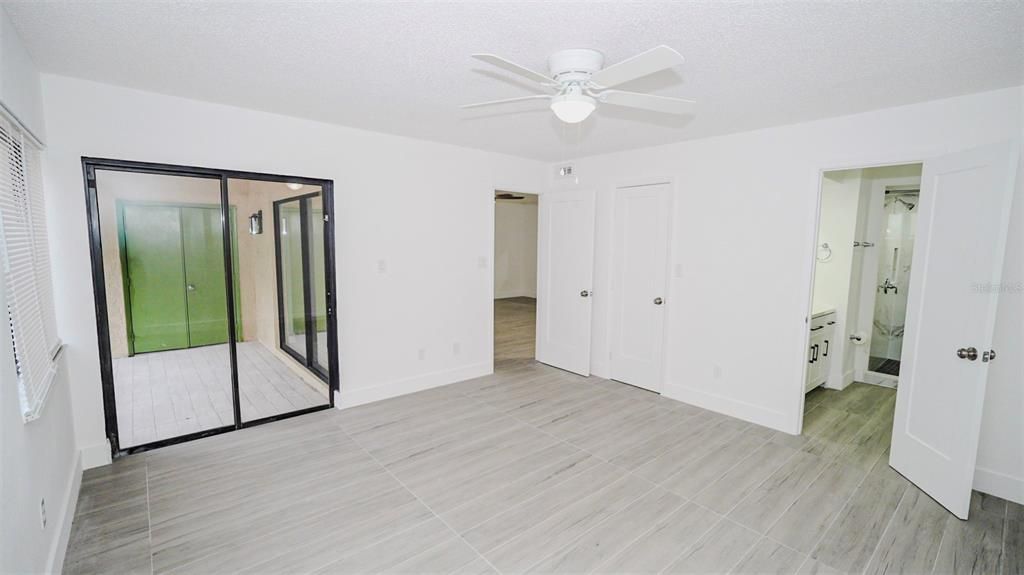 For Sale: $195,000 (2 beds, 2 baths, 1089 Square Feet)