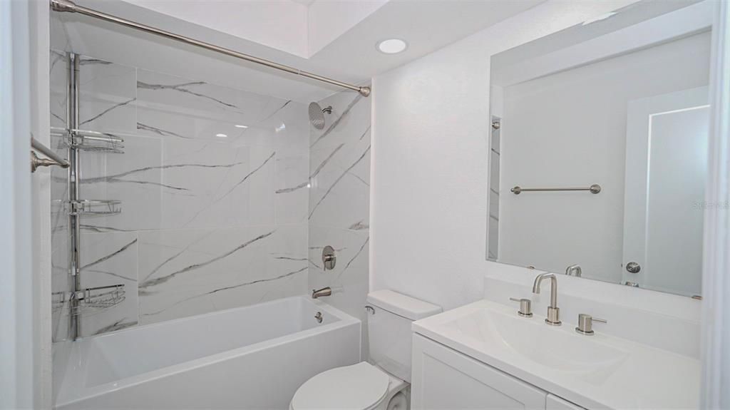 For Sale: $195,000 (2 beds, 2 baths, 1089 Square Feet)