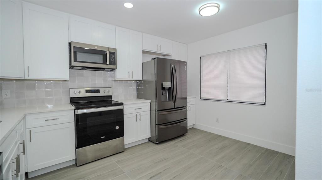 For Sale: $195,000 (2 beds, 2 baths, 1089 Square Feet)