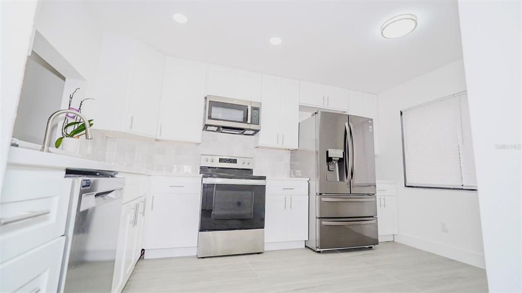 For Sale: $195,000 (2 beds, 2 baths, 1089 Square Feet)
