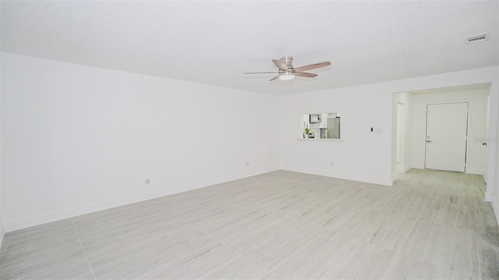 For Sale: $195,000 (2 beds, 2 baths, 1089 Square Feet)