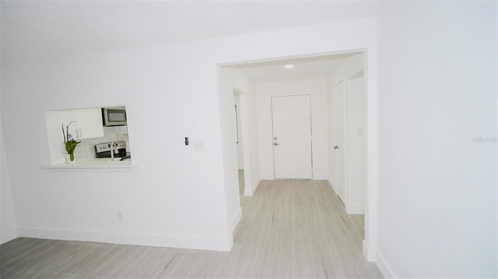 For Sale: $195,000 (2 beds, 2 baths, 1089 Square Feet)