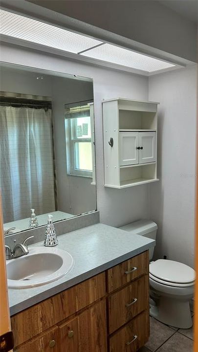 待售: $372,000 (4 贝兹, 2 浴室, 1937 平方英尺)