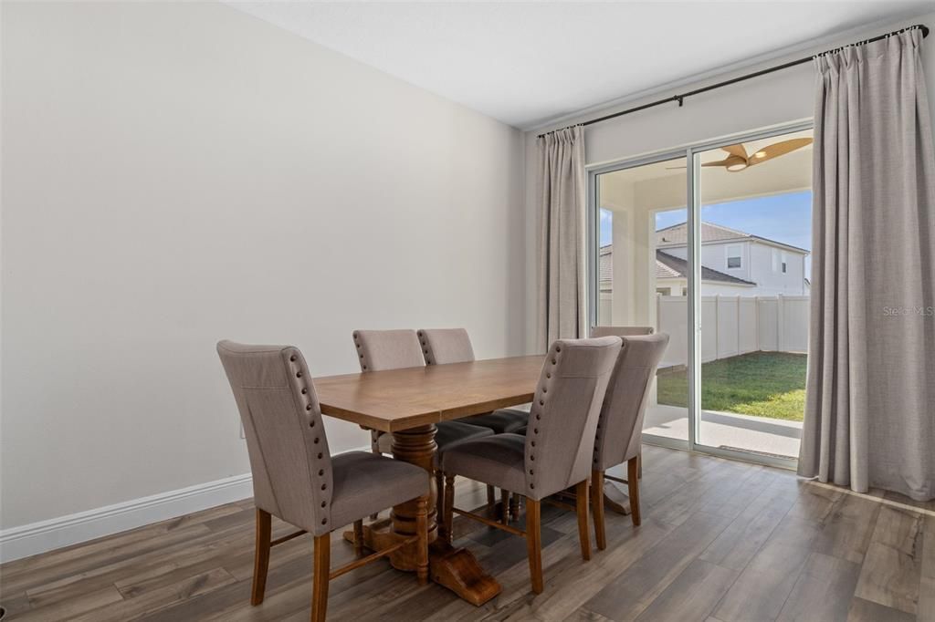 На продажу: $450,000 (3 спален, 2 ванн, 1701 Квадратных фут)