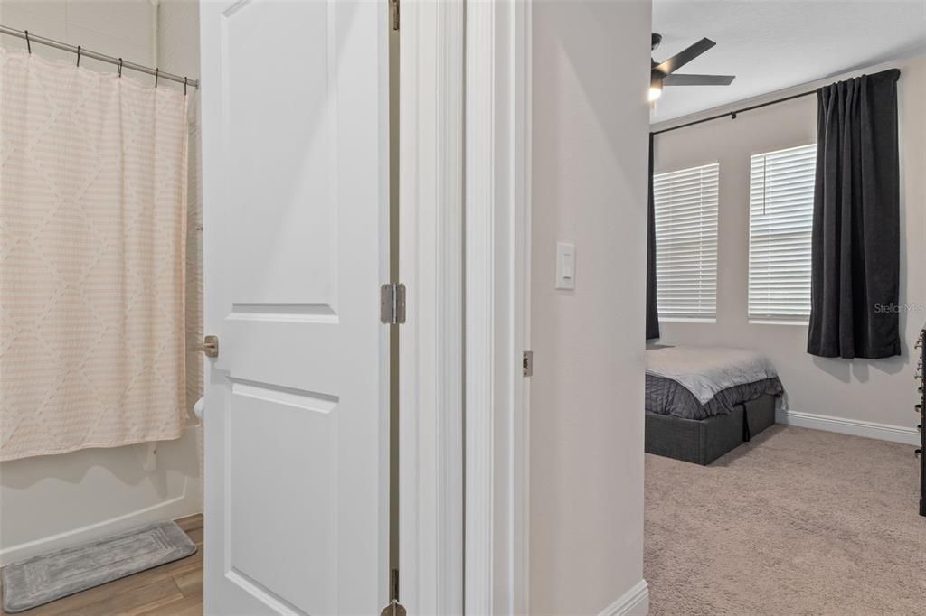 На продажу: $450,000 (3 спален, 2 ванн, 1701 Квадратных фут)