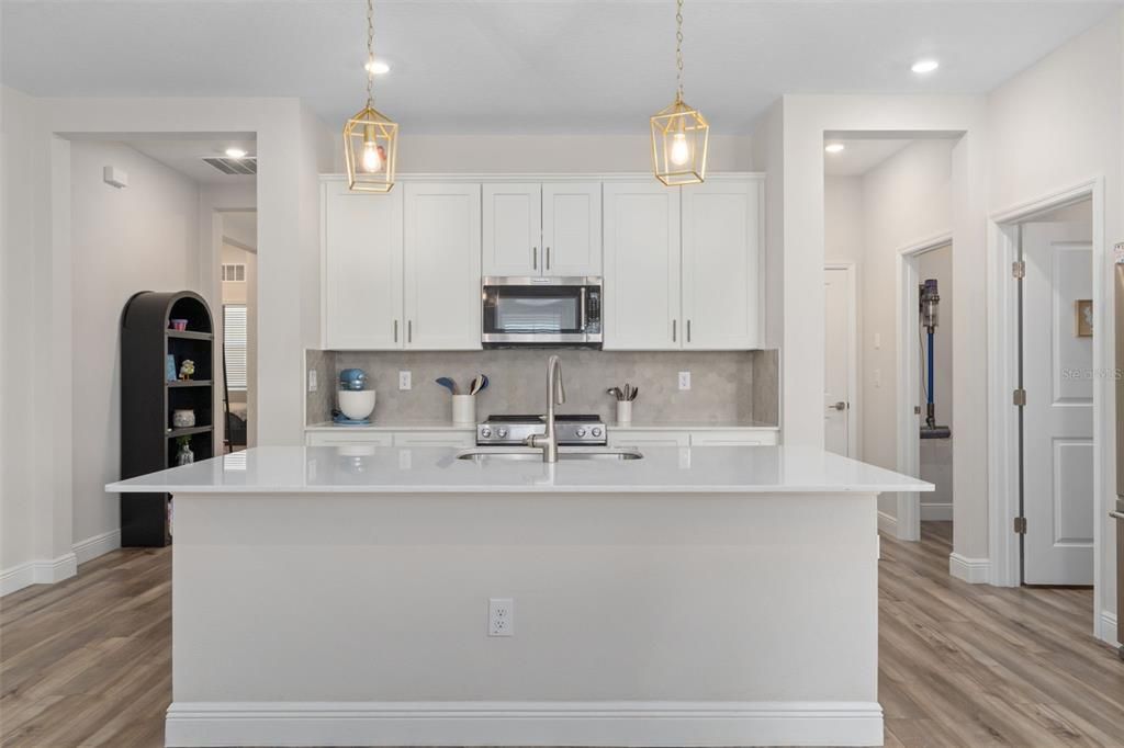 На продажу: $450,000 (3 спален, 2 ванн, 1701 Квадратных фут)