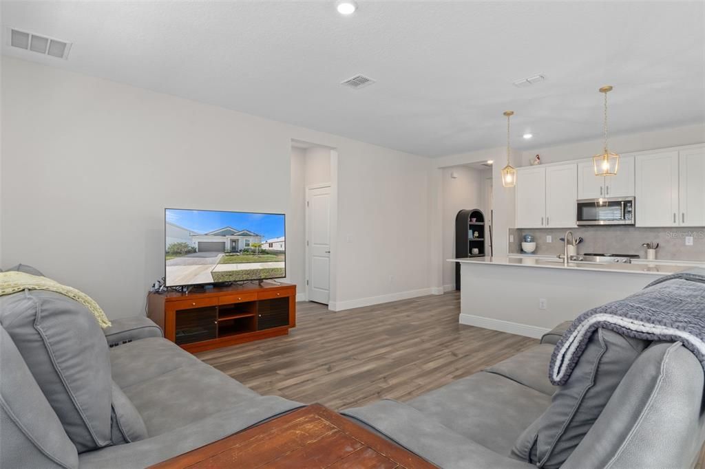 На продажу: $450,000 (3 спален, 2 ванн, 1701 Квадратных фут)