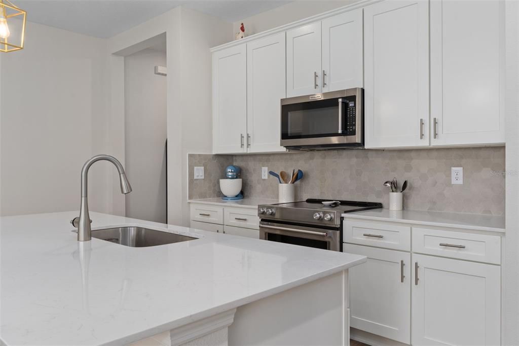 На продажу: $450,000 (3 спален, 2 ванн, 1701 Квадратных фут)