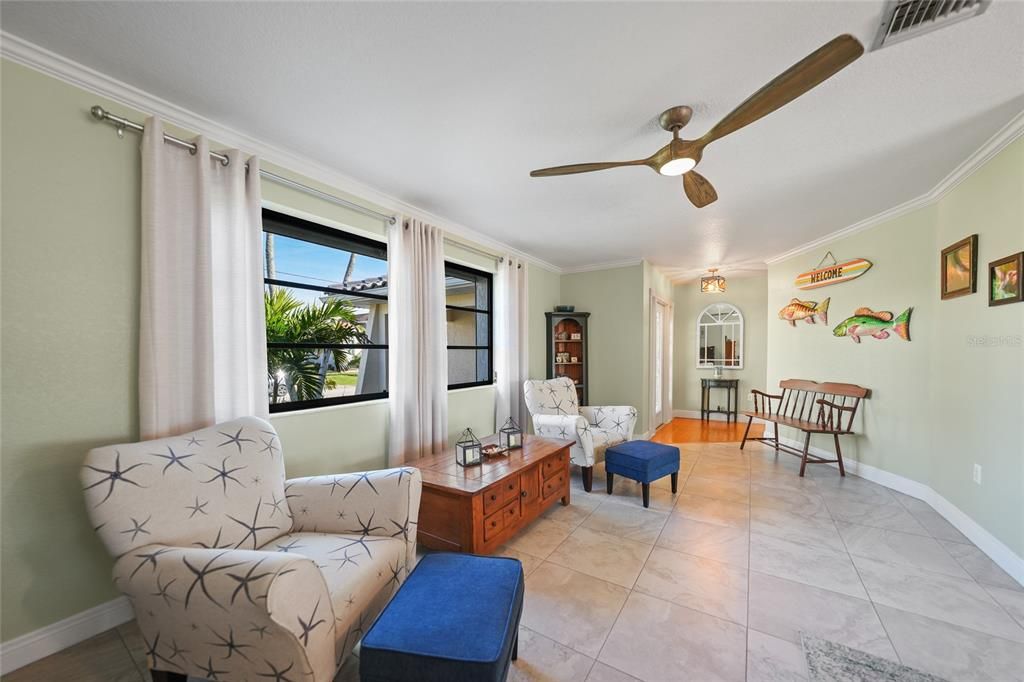 En Venta: $825,000 (3 camas, 2 baños, 2284 Pies cuadrados)