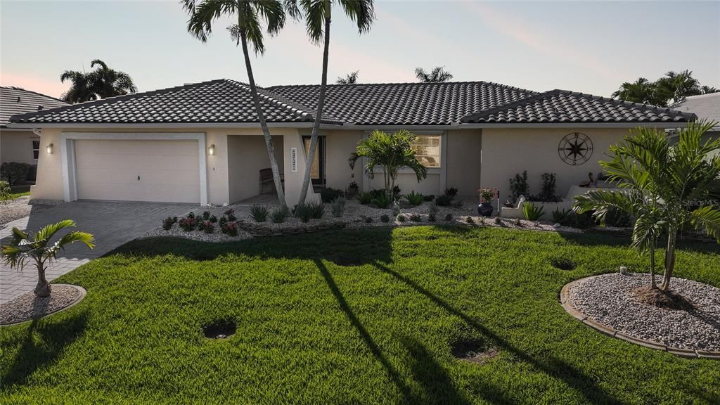 En Venta: $825,000 (3 camas, 2 baños, 2284 Pies cuadrados)