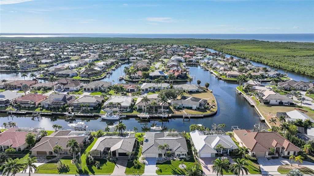 En Venta: $825,000 (3 camas, 2 baños, 2284 Pies cuadrados)