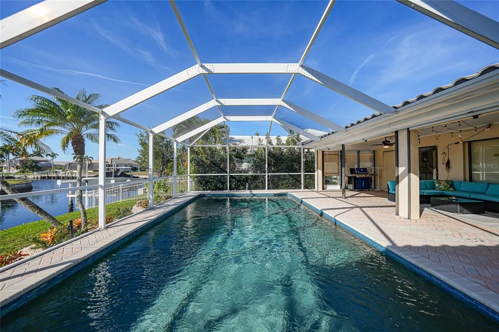 En Venta: $825,000 (3 camas, 2 baños, 2284 Pies cuadrados)