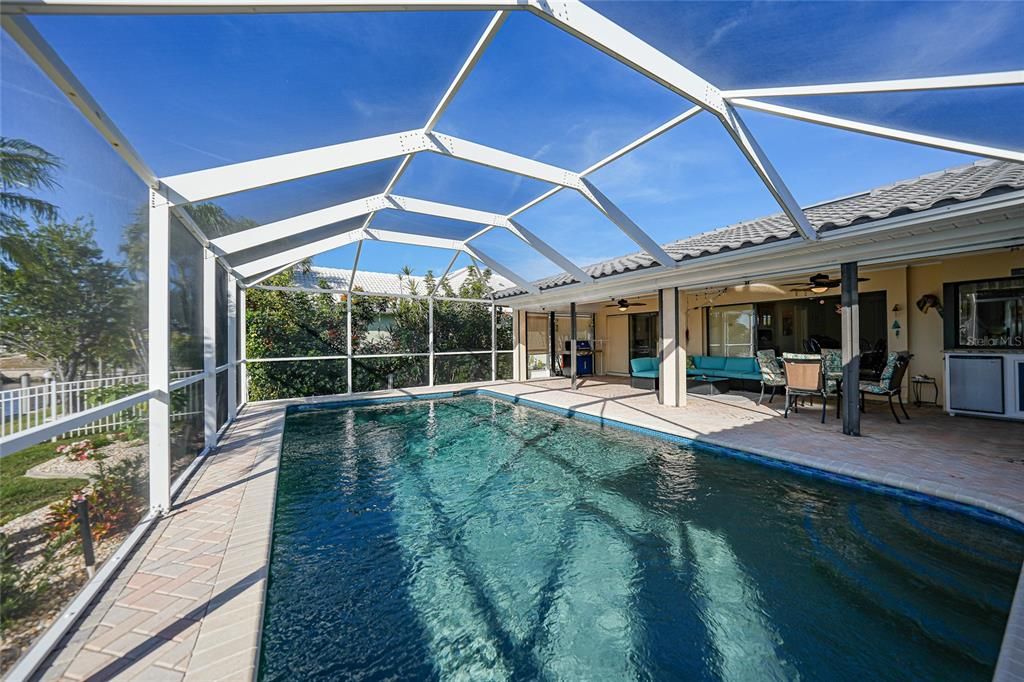 En Venta: $825,000 (3 camas, 2 baños, 2284 Pies cuadrados)