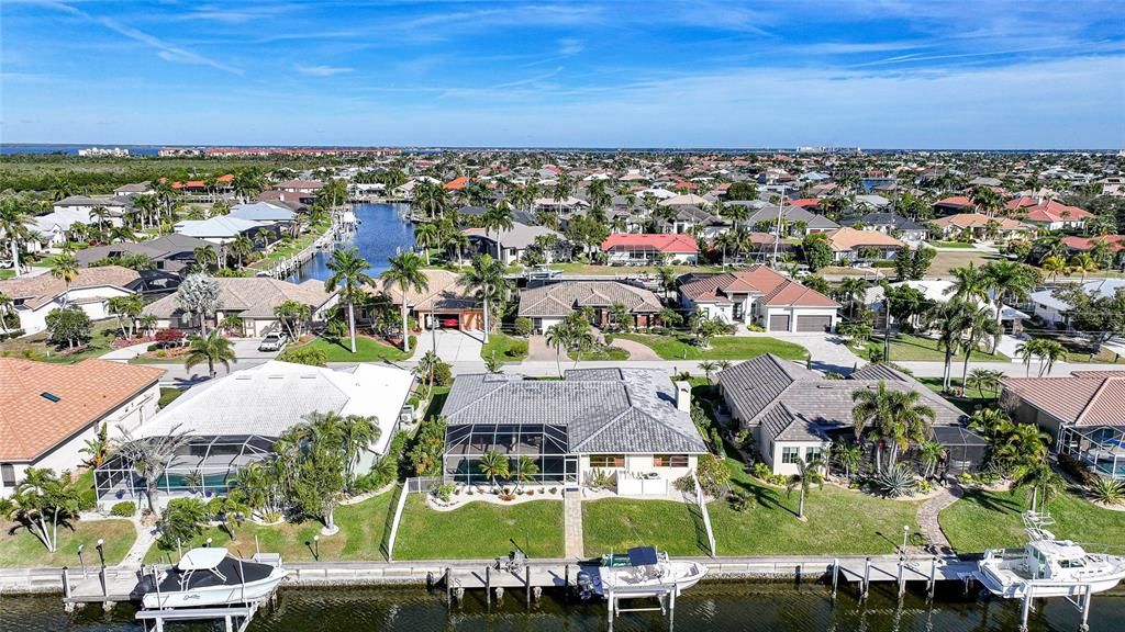 En Venta: $825,000 (3 camas, 2 baños, 2284 Pies cuadrados)