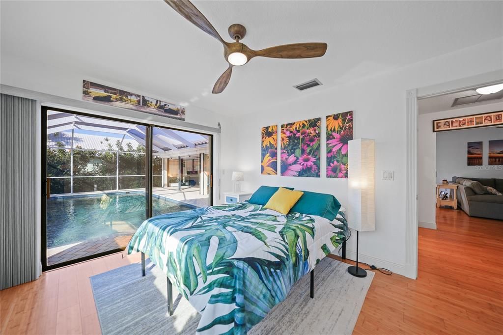 En Venta: $825,000 (3 camas, 2 baños, 2284 Pies cuadrados)