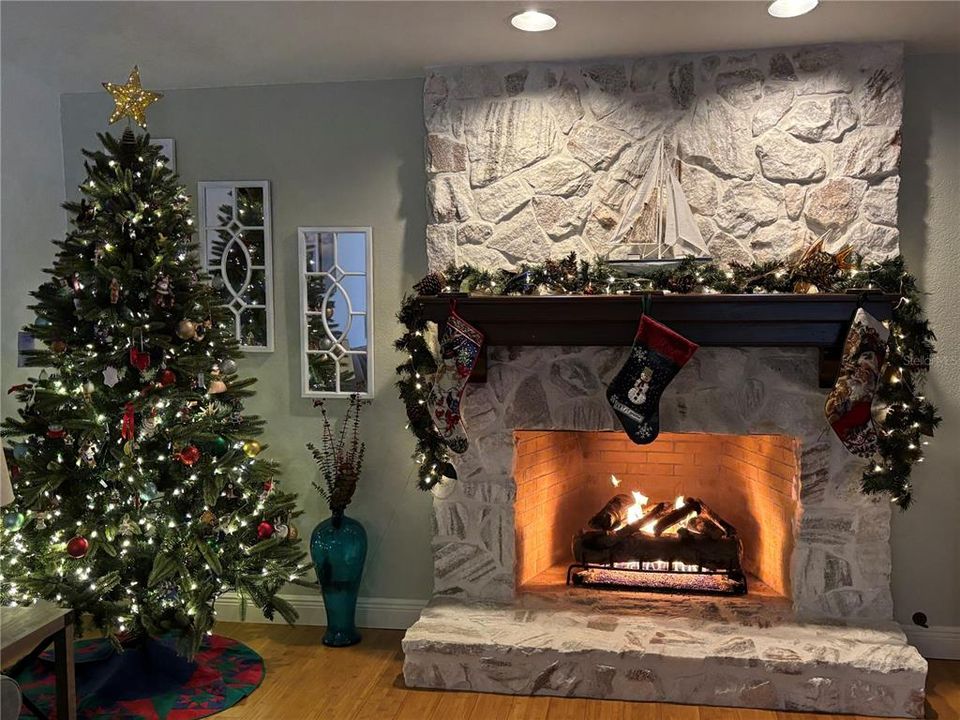 En Venta: $825,000 (3 camas, 2 baños, 2284 Pies cuadrados)