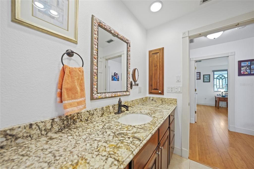 En Venta: $825,000 (3 camas, 2 baños, 2284 Pies cuadrados)