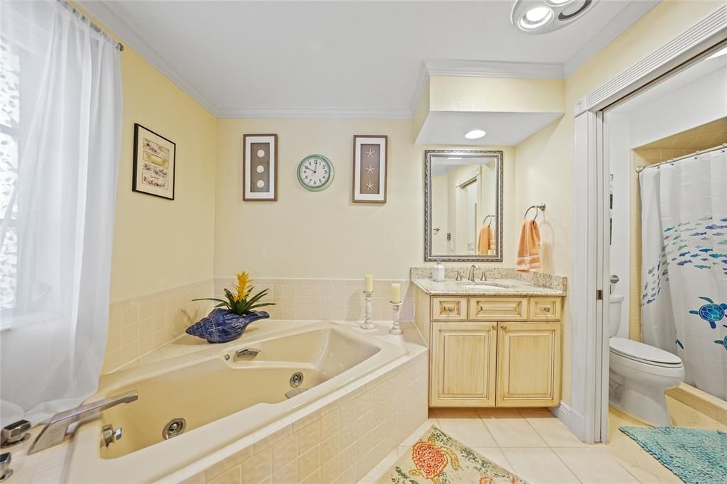 En Venta: $825,000 (3 camas, 2 baños, 2284 Pies cuadrados)