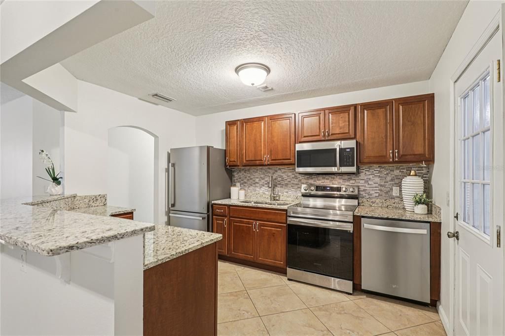 待售: $274,999 (3 贝兹, 1 浴室, 944 平方英尺)