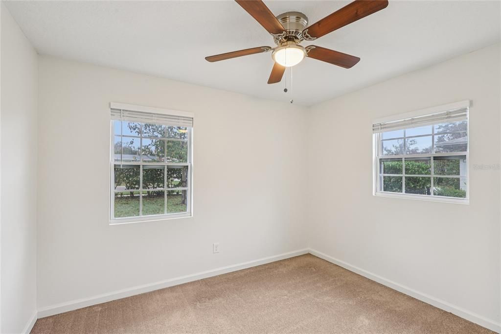 待售: $274,999 (3 贝兹, 1 浴室, 944 平方英尺)