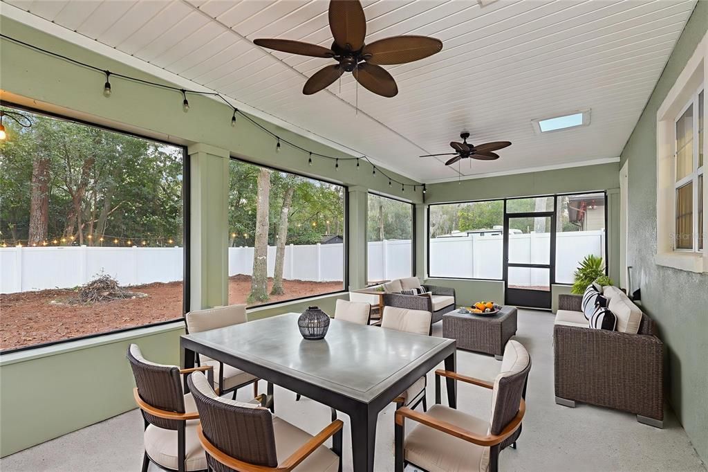 待售: $274,999 (3 贝兹, 1 浴室, 944 平方英尺)