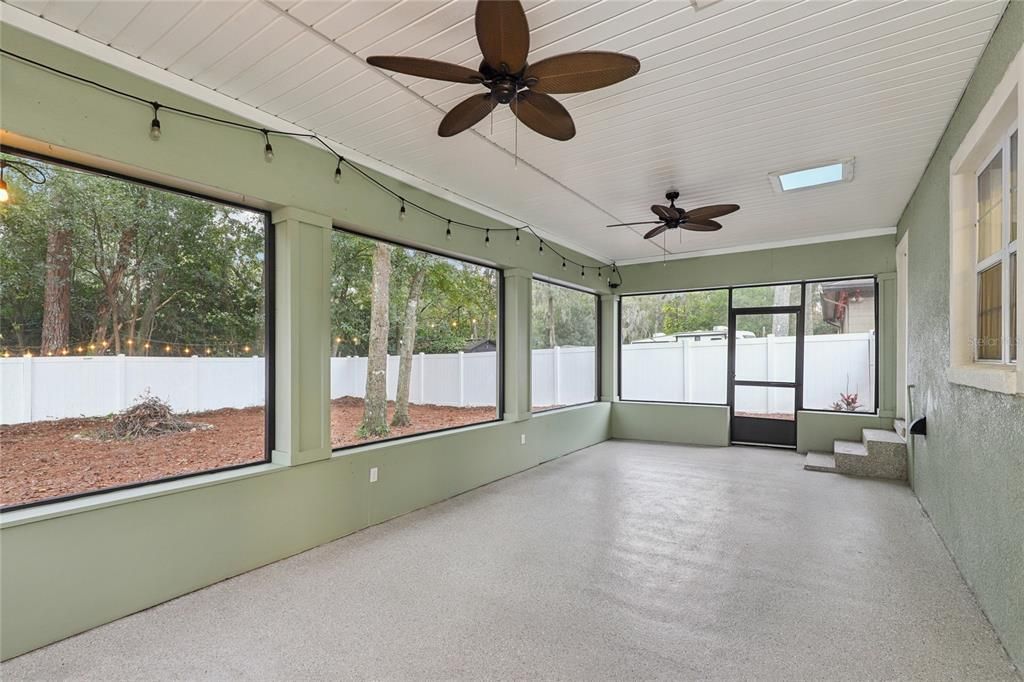 待售: $274,999 (3 贝兹, 1 浴室, 944 平方英尺)