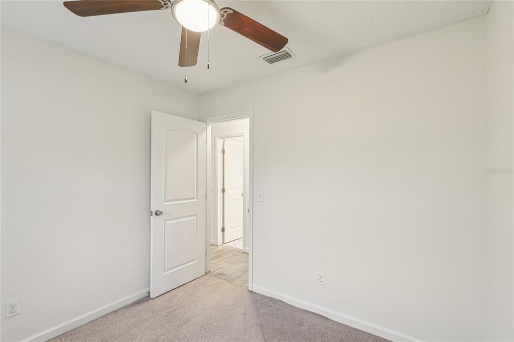 待售: $274,999 (3 贝兹, 1 浴室, 944 平方英尺)