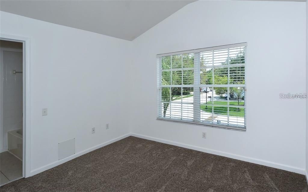 For Rent: $2,250 (3 beds, 2 baths, 1596 Square Feet)