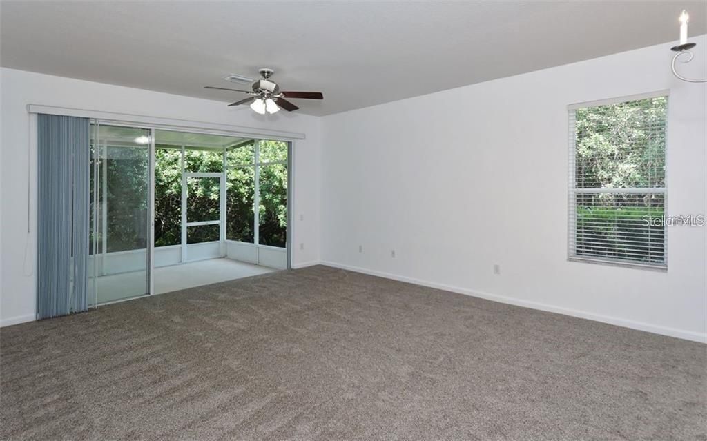 For Rent: $2,250 (3 beds, 2 baths, 1596 Square Feet)