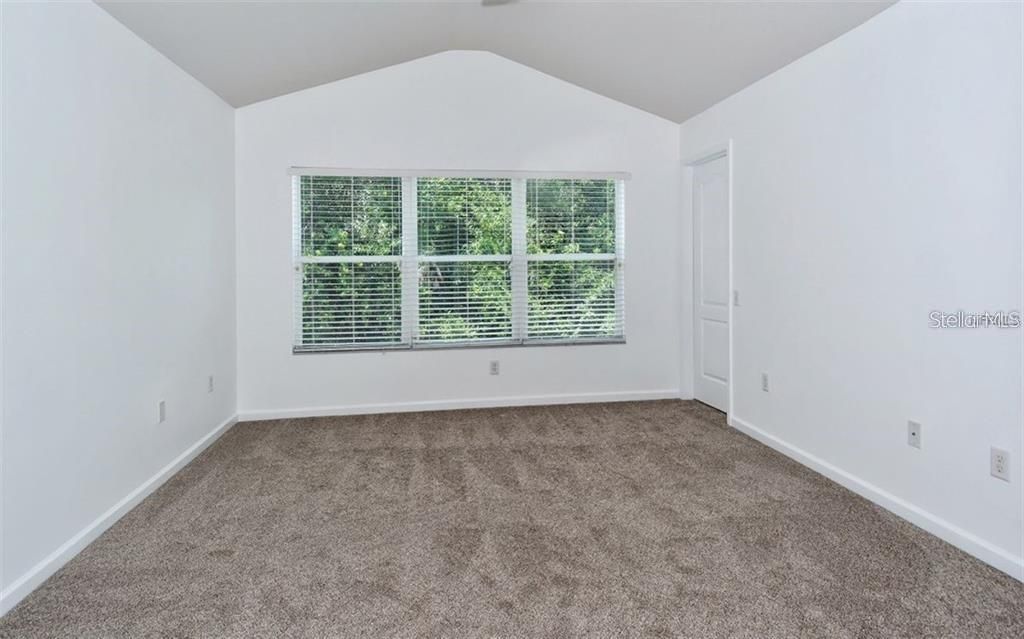 For Rent: $2,250 (3 beds, 2 baths, 1596 Square Feet)