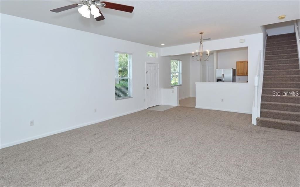 For Rent: $2,250 (3 beds, 2 baths, 1596 Square Feet)