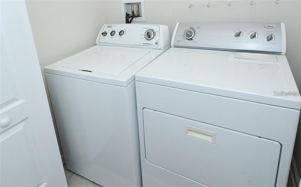 For Rent: $2,250 (3 beds, 2 baths, 1596 Square Feet)