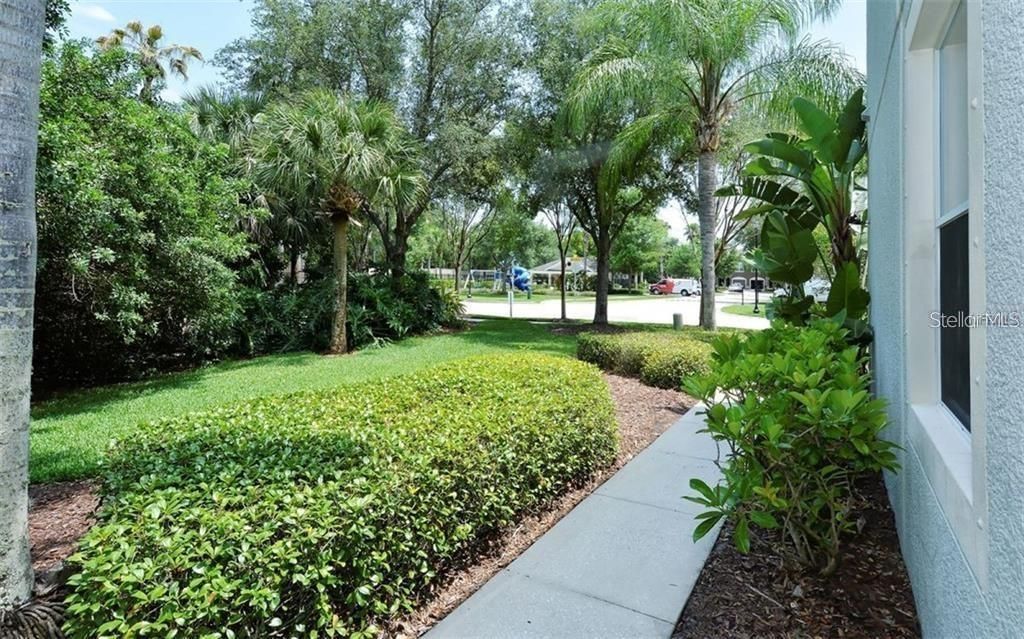 For Rent: $2,250 (3 beds, 2 baths, 1596 Square Feet)