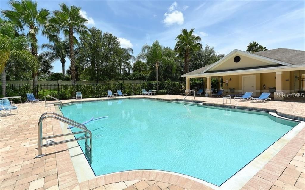 For Rent: $2,250 (3 beds, 2 baths, 1596 Square Feet)