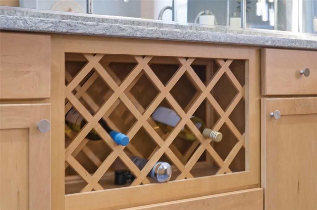 For Sale: $599,900 (4 beds, 2 baths, 2640 Square Feet)