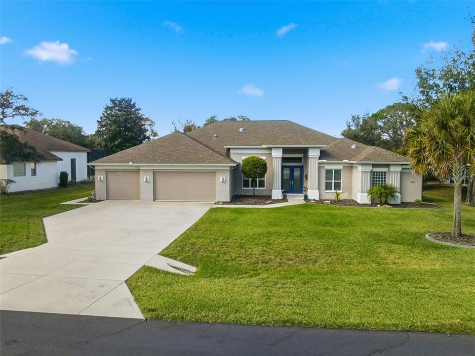 For Sale: $599,900 (4 beds, 2 baths, 2640 Square Feet)