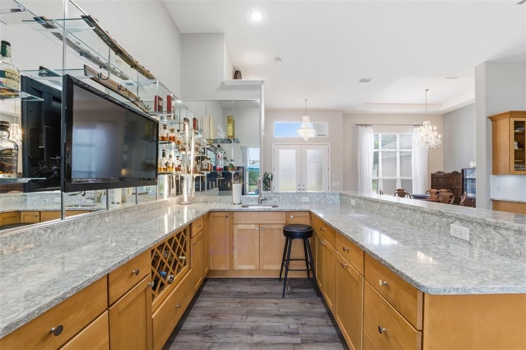 For Sale: $599,900 (4 beds, 2 baths, 2640 Square Feet)