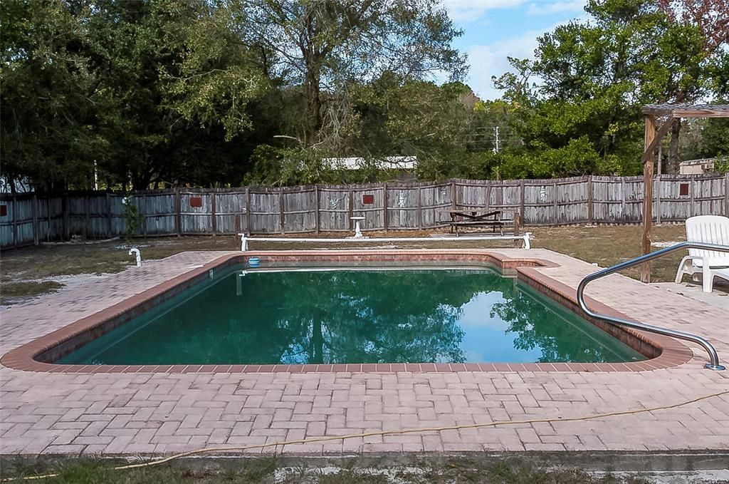 待售: $179,000 (3 贝兹, 2 浴室, 1296 平方英尺)