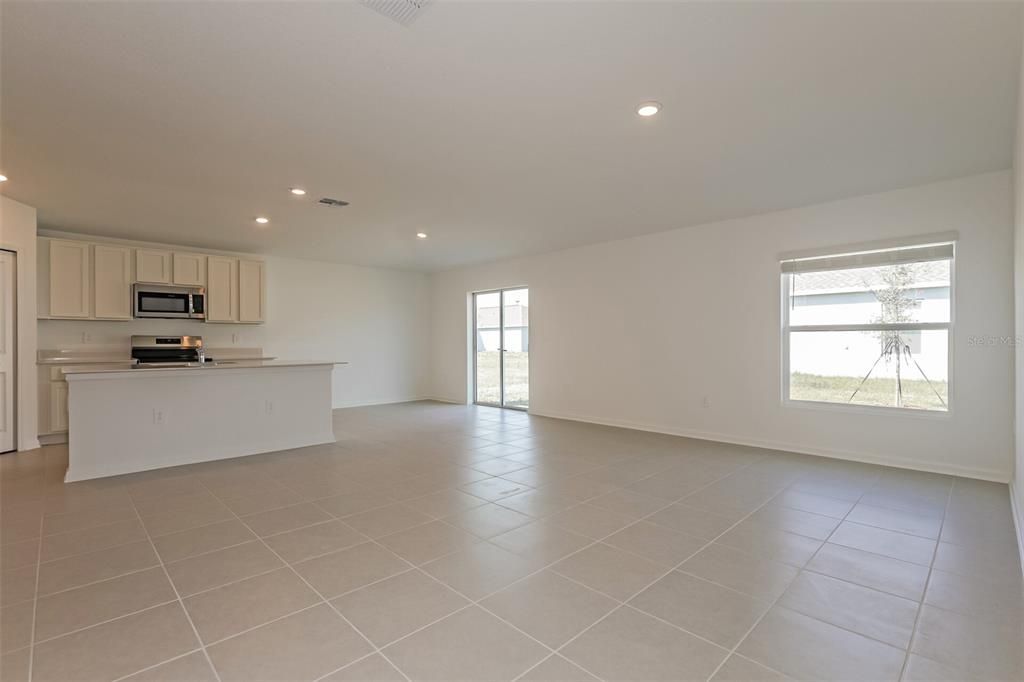 En Renta: $1,840 (4 camas, 2 baños, 1824 Pies cuadrados)