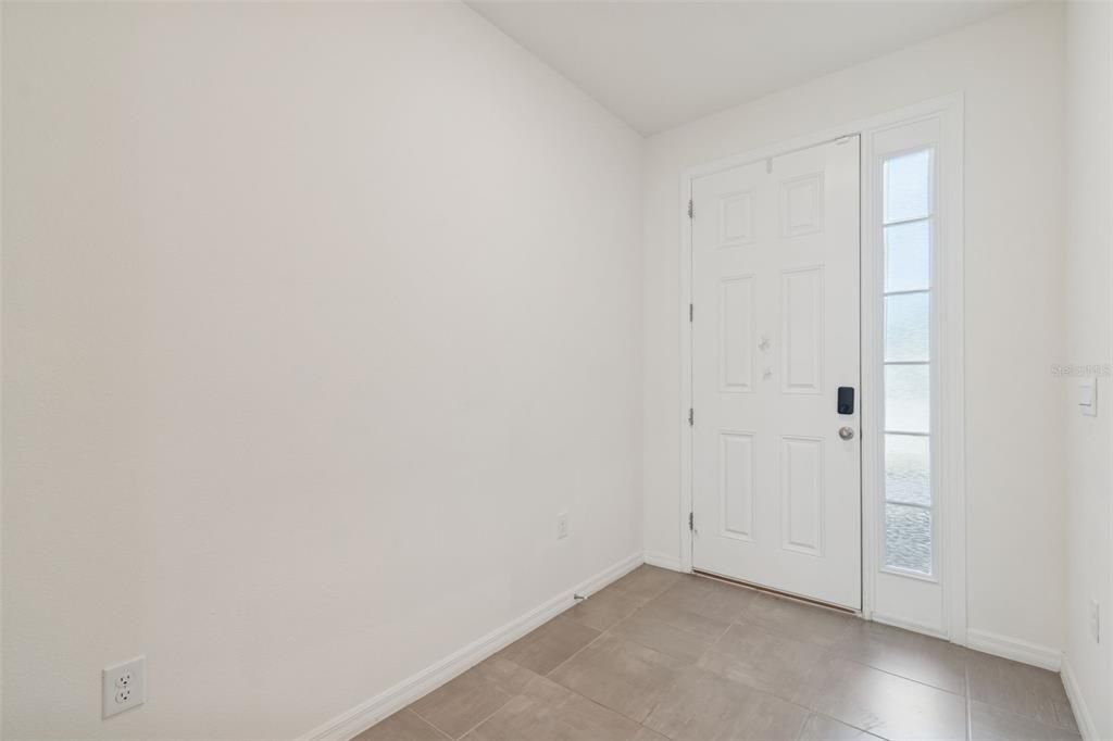 На продажу: $365,000 (4 спален, 2 ванн, 2046 Квадратных фут)