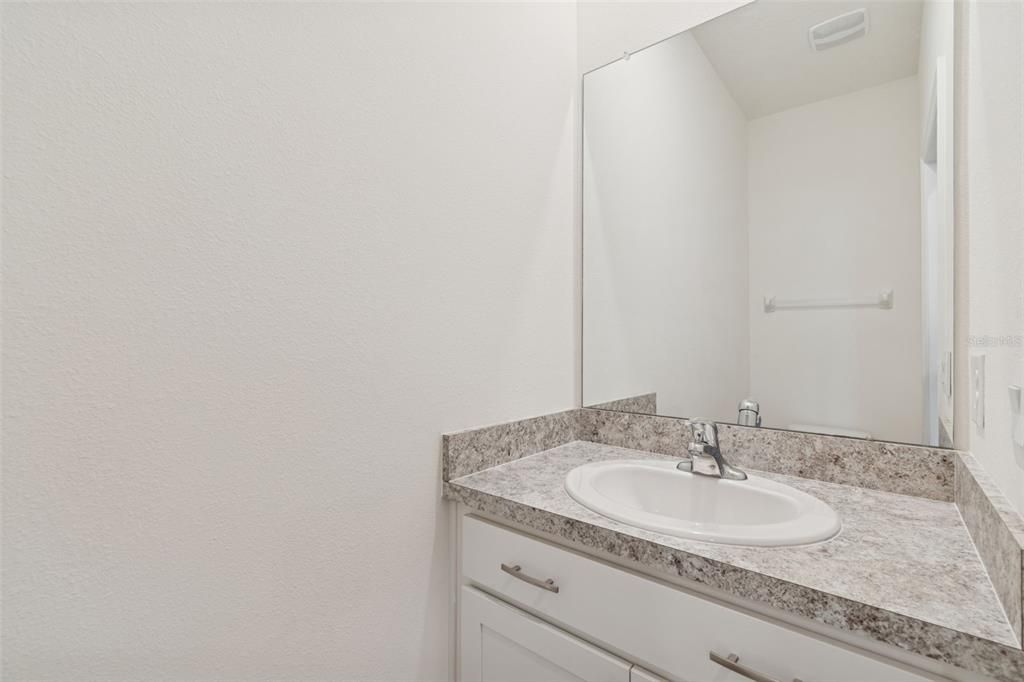 На продажу: $365,000 (4 спален, 2 ванн, 2046 Квадратных фут)