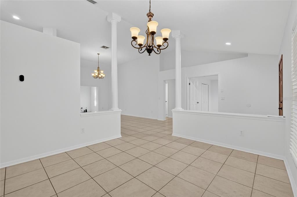 待售: $575,000 (4 贝兹, 2 浴室, 2043 平方英尺)