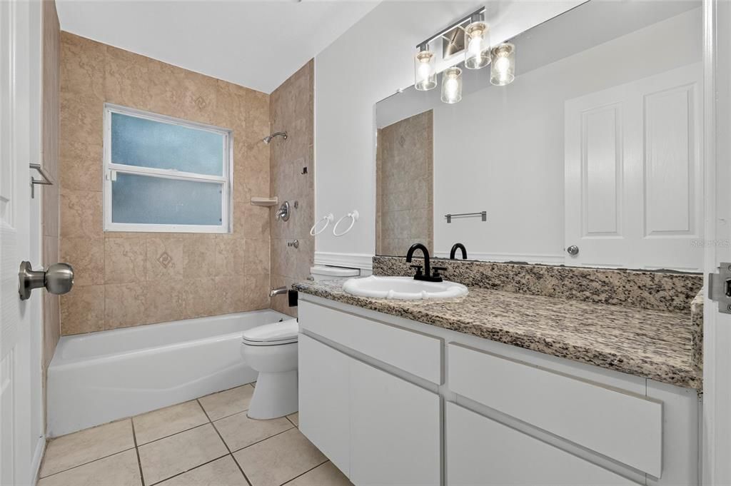 待售: $575,000 (4 贝兹, 2 浴室, 2043 平方英尺)