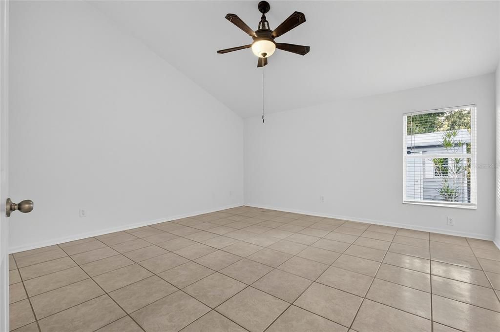 待售: $575,000 (4 贝兹, 2 浴室, 2043 平方英尺)