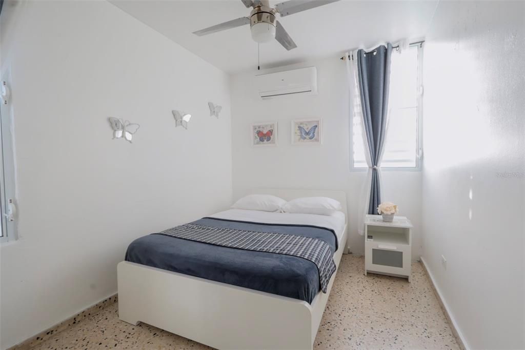 For Rent: $1,900 (3 beds, 1 baths, 1100 Square Feet)