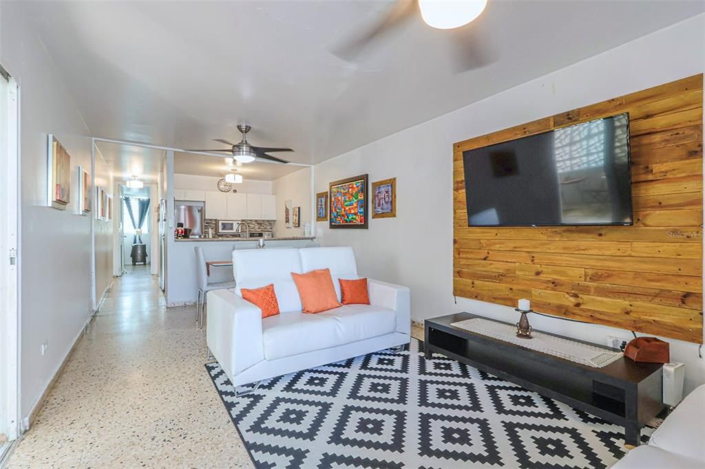 For Rent: $1,900 (3 beds, 1 baths, 1100 Square Feet)