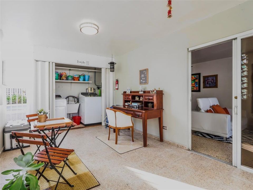 For Rent: $1,900 (3 beds, 1 baths, 1100 Square Feet)