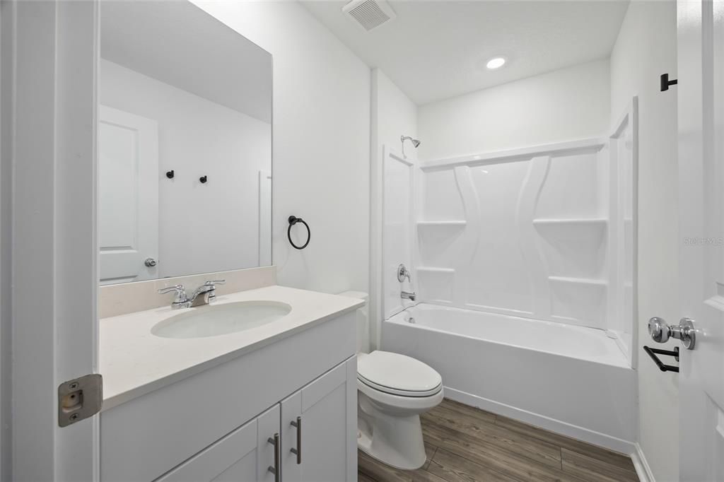 В аренду: $1,975 (3 спален, 2 ванн, 1428 Квадратных фут)