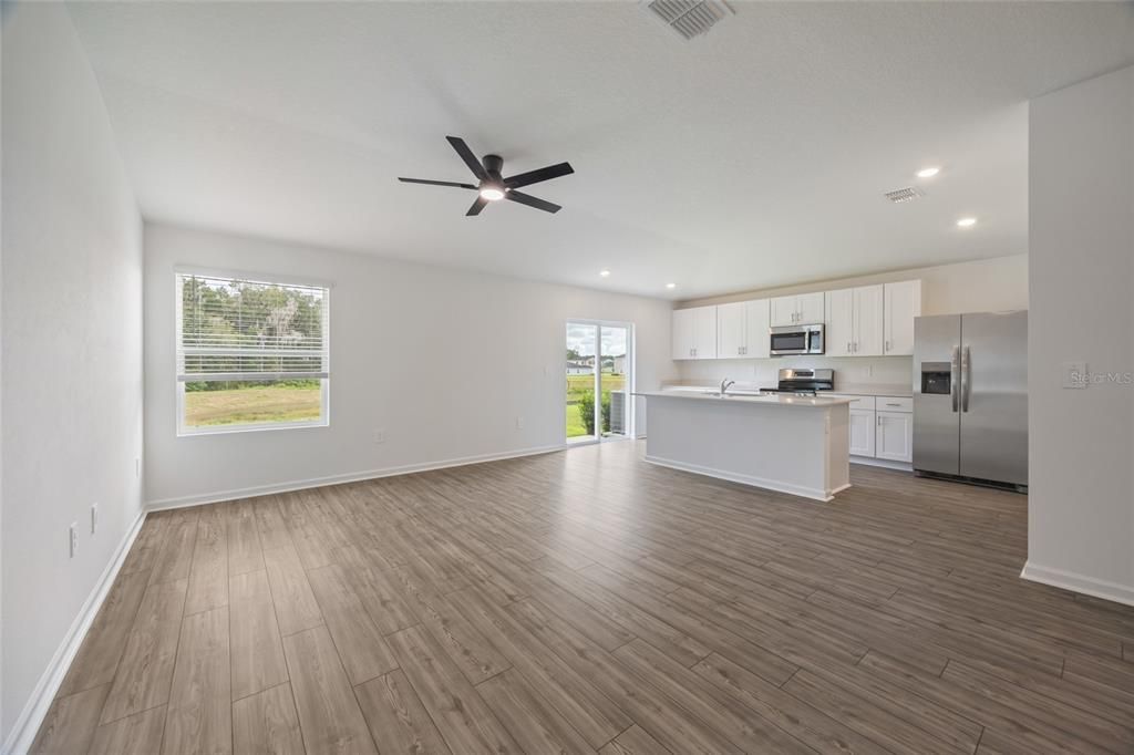 В аренду: $1,975 (3 спален, 2 ванн, 1428 Квадратных фут)